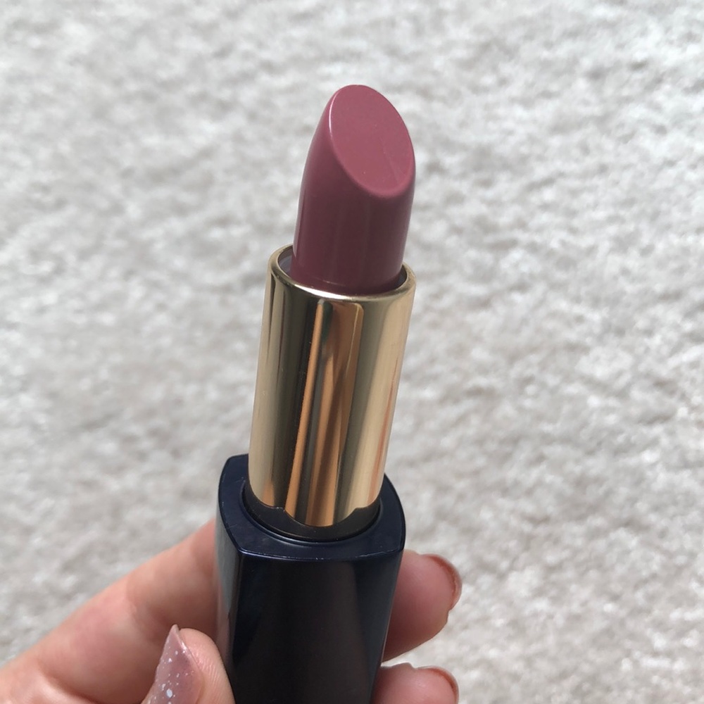 Estée Lauder pure color envy lipstick